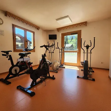 Avec Piscine Et Parking, Animaux Admis - Fr-1-629-92 Appartement *